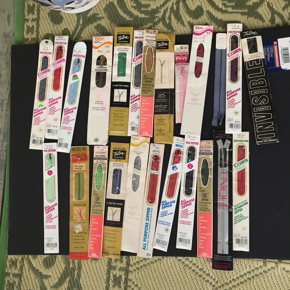 Vintage Lot Of 24 Assorted J & P Coats Talon Etc. Zippers NOS - Picture 7 of 15